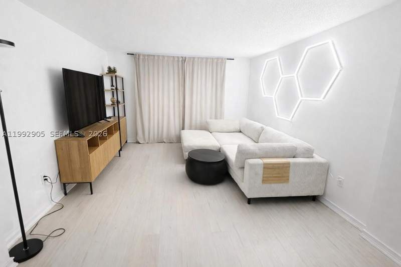 2 bedroom Condominium at 16851 NE 23rd Ave B604, Woodside Apts Condo, North Miami Beach — photo 3