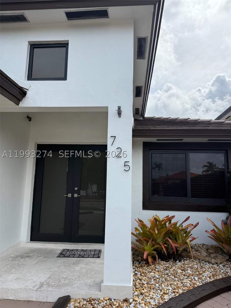 3 bedroom SingleFamilyResidence at 725 NW 135th Ct, Superior Homes Estates, Miami — photo 2