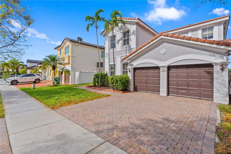 4 bedroom SingleFamilyResidence at 18140 NW 90th Ave, Century Gardens, Hialeah — photo 2