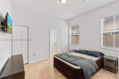 18140 NW 90th Ave, Hialeah FL - photo 20 of 57