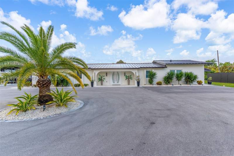 4 bedroom SingleFamilyResidence at 24655 SW 212th Ave, Bonanza Estates, Homestead — photo 3