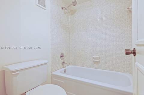 665 NE 195th St 222, Miami FL - photo 15 of 18
