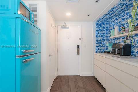 1100 West Ave 1427, Miami Beach FL - photo 14 of 31