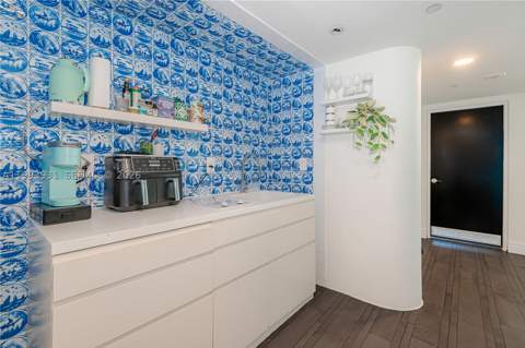 1100 West Ave 1427, Miami Beach FL - photo 16 of 31