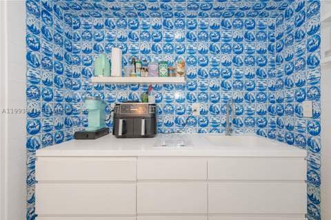 1100 West Ave 1427, Miami Beach FL - photo 17 of 31