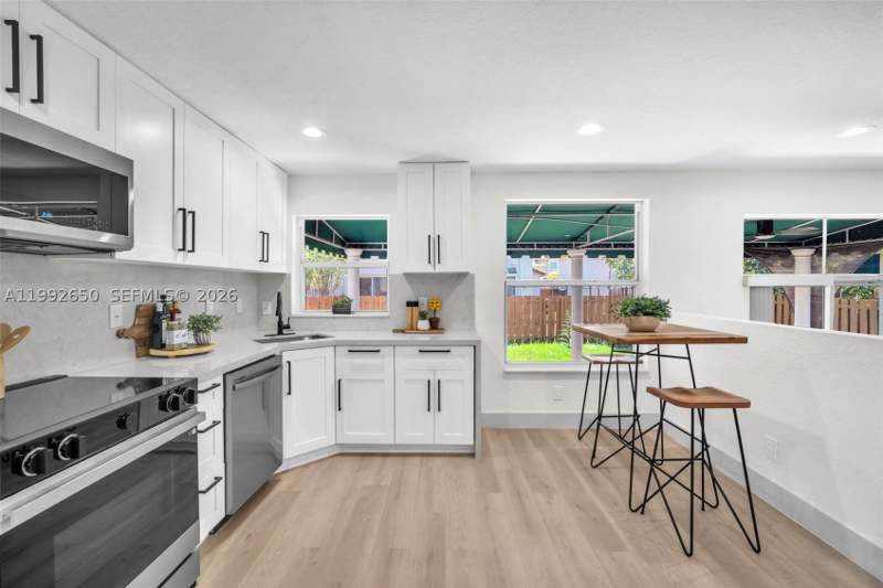 4 bedroom SingleFamilyResidence at 9732 NW 32nd St, Costa Verde Sec 1, Doral — photo 5