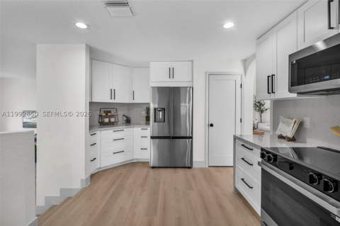 9732 NW 32nd St, Doral FL - photo 6 of 26