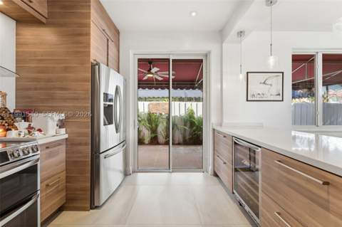 8657 NW 2nd St, Miami FL - photo 12 of 44