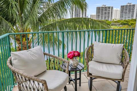 20000 E Country Club Dr 508, Aventura FL - photo 19 of 23