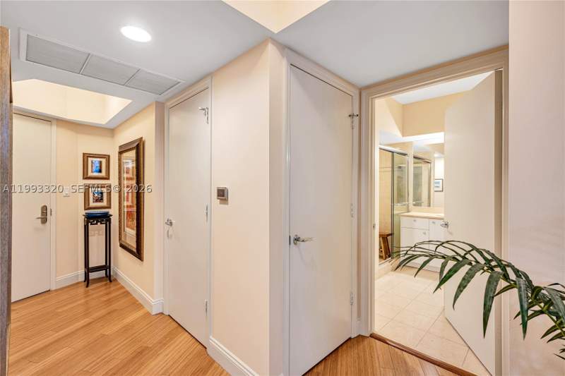 2 bedroom Condominium at 20000 E Country Club Dr 508, Turnberry Village Condo, Aventura — photo 3
