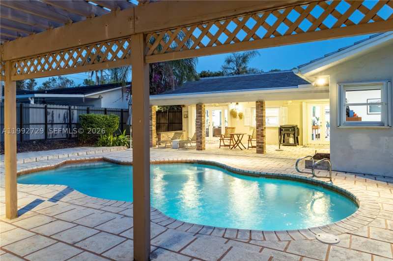 3 bedroom SingleFamilyResidence at 9717 SW 93rd Ter, 1st Addn To West Cherry G, Miami — photo 1