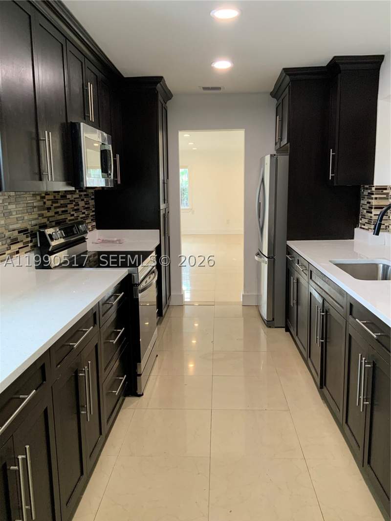 3 bedroom SingleFamilyResidence at 1970 NW 192nd Ter, Windward Ests Sec 2, Miami Gardens — photo 2