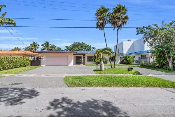 3 bedroom SingleFamilyResidence at 2025 Arch Creek Dr, Keystone Point, North Miami — photo 2
