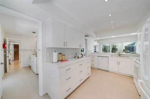 640 S Mashta Dr, Key Biscayne FL - photo 13 of 38