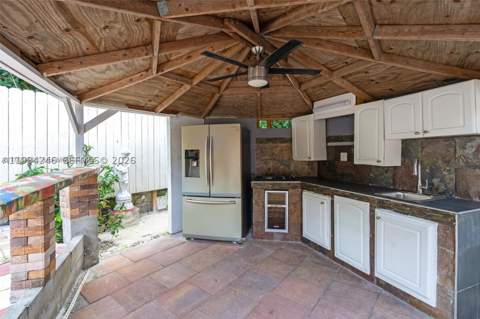 3800 Charles Ter, Miami FL - photo 13 of 17