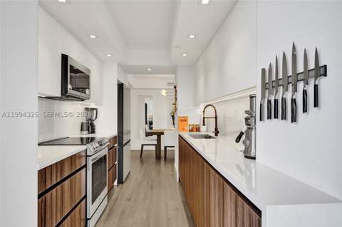 1000 Quayside Ter 707, Miami FL - photo 11 of 47