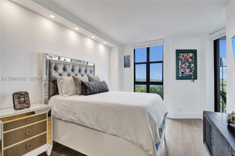 1000 Quayside Ter 707, Miami FL - photo 12 of 47