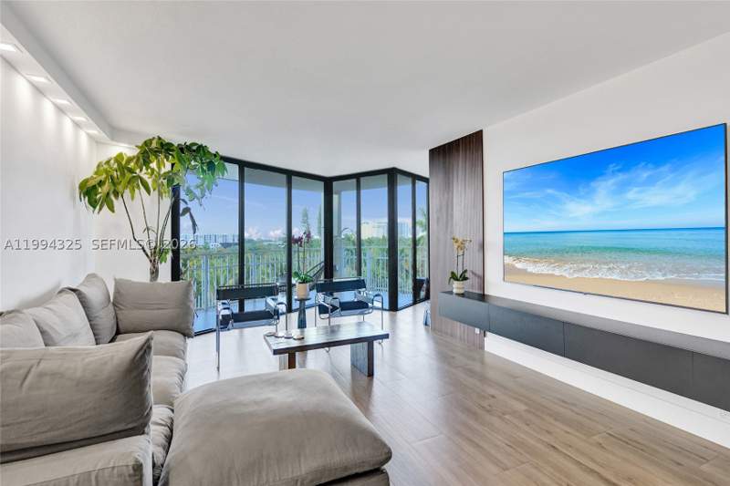 2 bedroom Condominium at 1000 Quayside Ter 707, Towers Of Quayside Condo, Miami — photo 3
