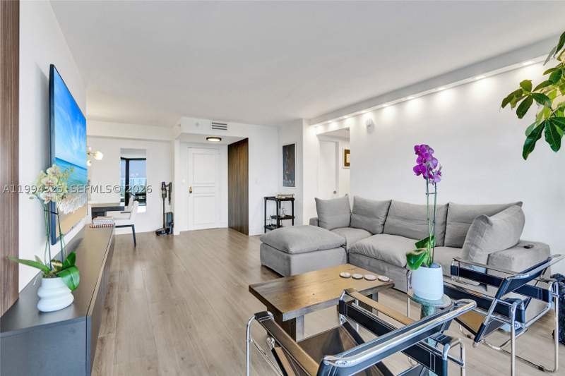 2 bedroom Condominium at 1000 Quayside Ter 707, Towers Of Quayside Condo, Miami — photo 4