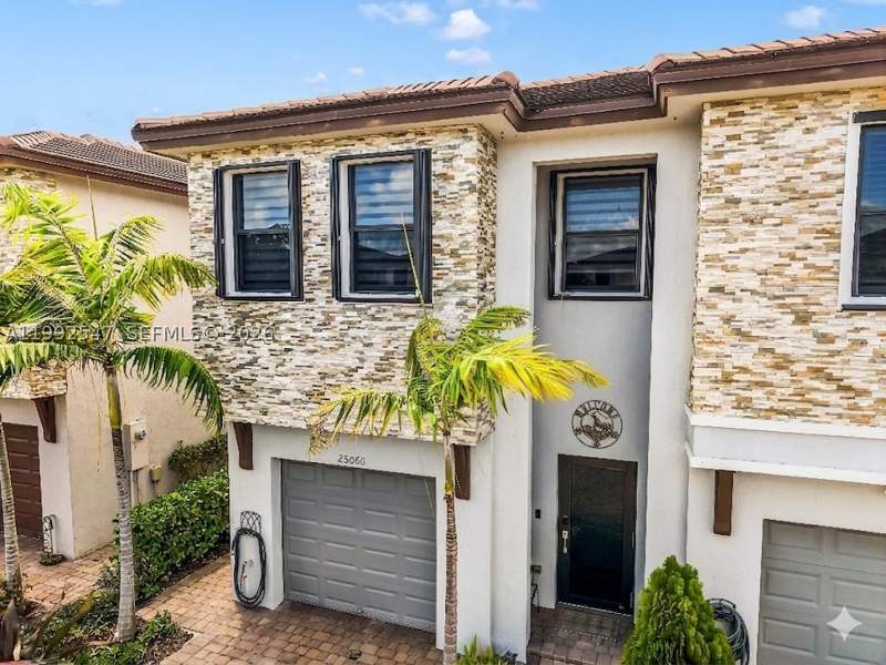 4 bedroom Townhouse at 25060 SW 108th Ave, S Allapattah Gardens, Homestead — photo 2