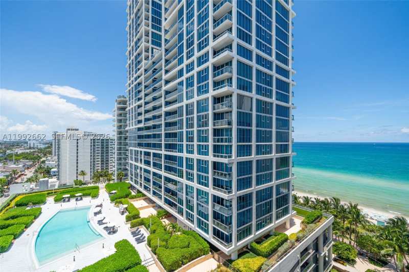 1 bedroom Condominium at 6801 Collins Ave 1414, Central Carillon Beach Co, Miami Beach — photo 1
