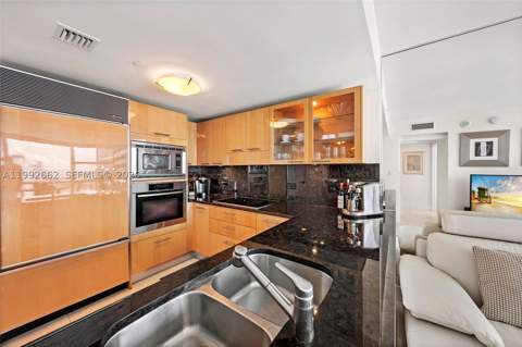 6801 Collins Ave 1414, Miami Beach FL - photo 14 of 45