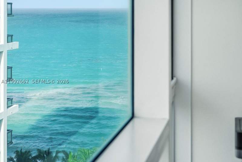 1 bedroom Condominium at 6801 Collins Ave 1414, Central Carillon Beach Co, Miami Beach — photo 3
