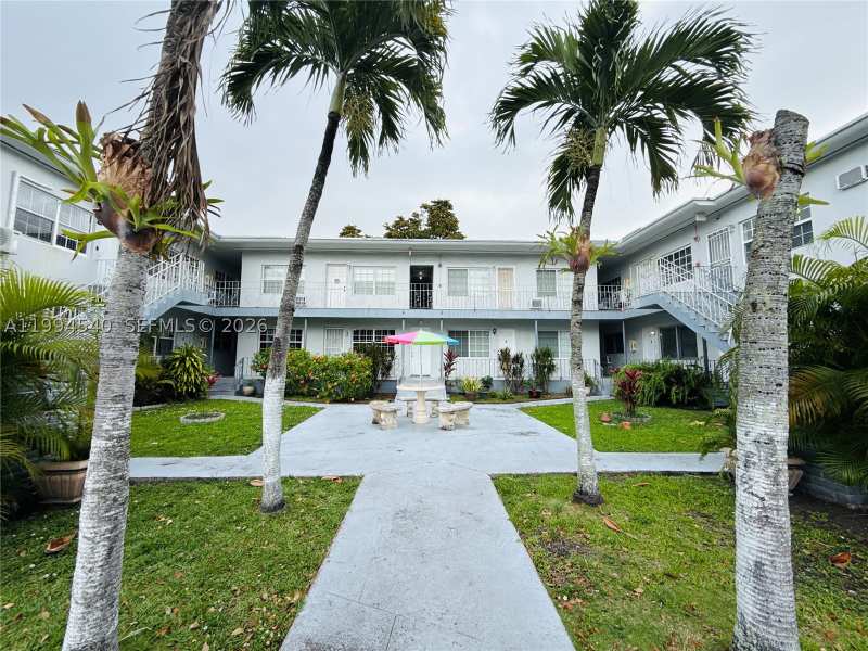 1 bedroom Condominium at 555 SW 16th Ave 11, Los Jardines Condo, Miami — photo 1
