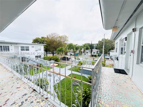 555 SW 16th Ave 11, Miami FL - photo 16 of 18