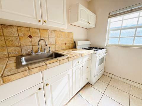555 SW 16th Ave 11, Miami FL - photo 7 of 18