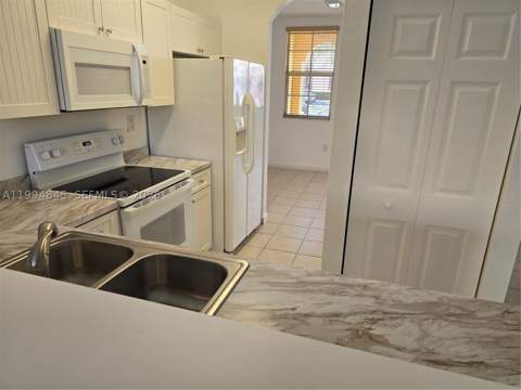 1575 NE 33rd Ave 104-9, Homestead FL - photo 11 of 40