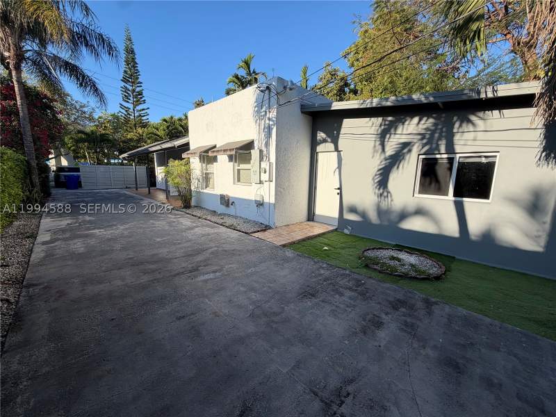 2 bedroom SingleFamilyResidence at 3373 SW 29th Ter, Pomelo Park, Miami — photo 4