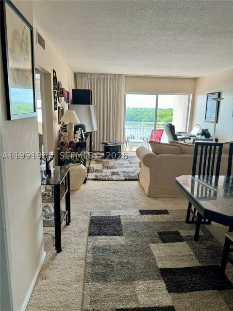 400 Kings Point Dr 609, Sunny Isles Beach FL - photo 10 of 31
