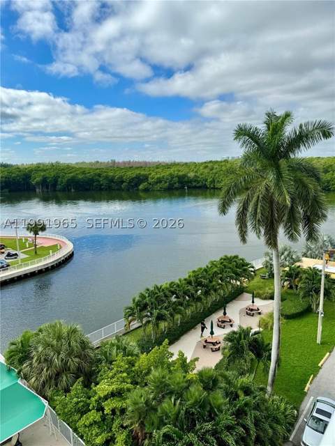 400 Kings Point Dr 609, Sunny Isles Beach FL - photo 11 of 31
