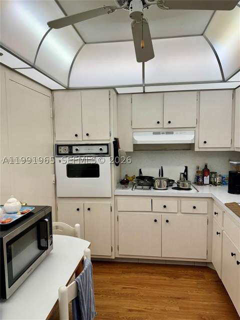 400 Kings Point Dr 609, Sunny Isles Beach FL - photo 12 of 31