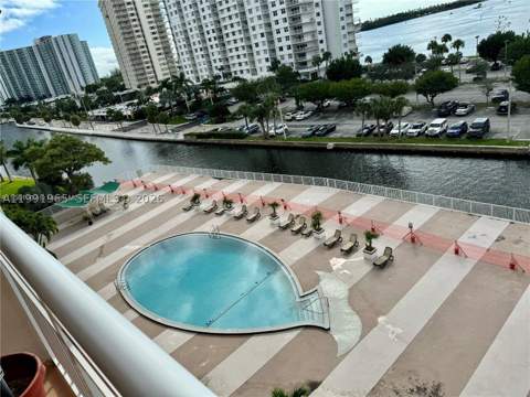 400 Kings Point Dr 609, Sunny Isles Beach FL - photo 15 of 31