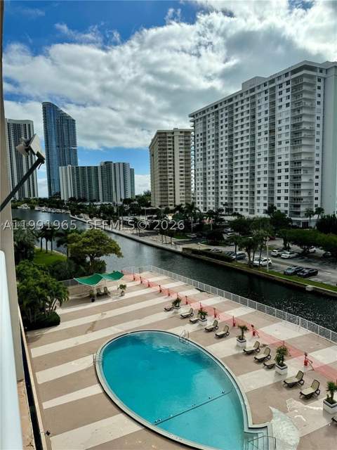 400 Kings Point Dr 609, Sunny Isles Beach FL - photo 18 of 31
