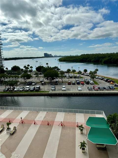 400 Kings Point Dr 609, Sunny Isles Beach FL - photo 19 of 31
