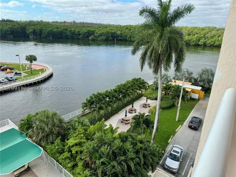 400 Kings Point Dr 609, Sunny Isles Beach FL - photo 7 of 31