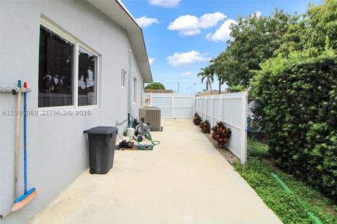 2330 W 6th Ct, Hialeah FL - photo 16 of 32
