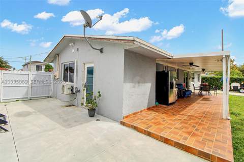 2330 W 6th Ct, Hialeah FL - photo 19 of 32