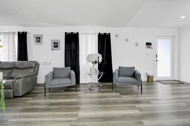 4 bedroom SingleFamilyResidence at 2330 W 6th Ct, Seminola City Sec 2, Hialeah — photo 5