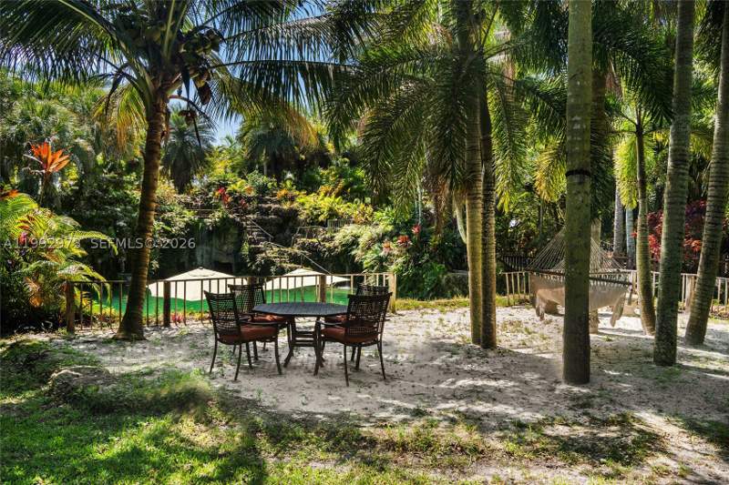 3 bedroom SingleFamilyResidence at 15000 SW 200th St, Breezy Oaks, Miami — photo 5