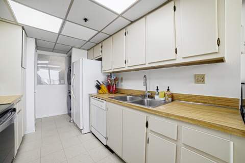 210 174th Street 1110, Sunny Isles Beach FL - photo 13 of 39