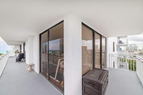 210 174th Street 1110, Sunny Isles Beach FL - photo 17 of 39