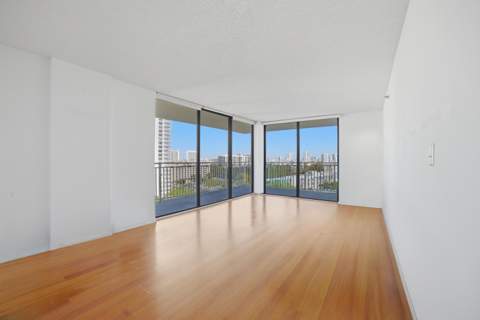 210 174th Street 1110, Sunny Isles Beach FL - photo 22 of 39