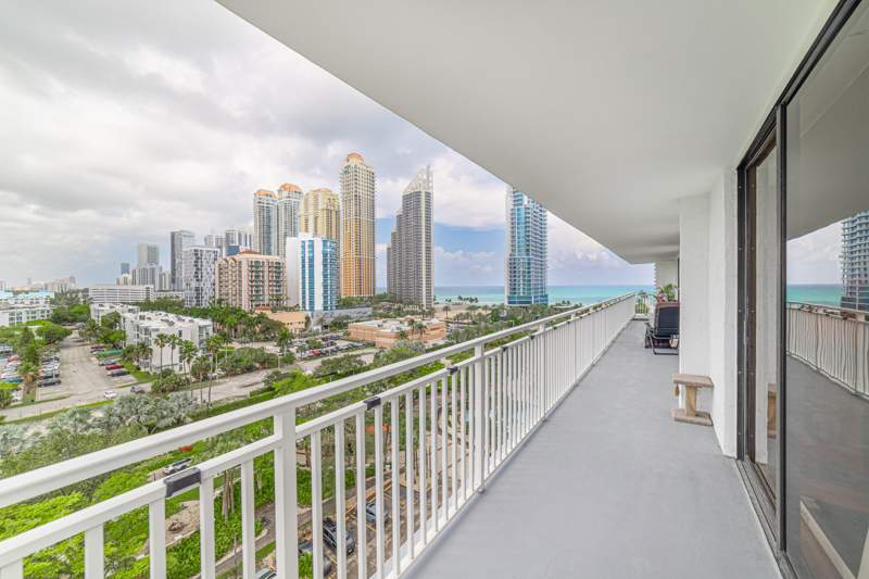 2 bedroom Condominium at 210 174th Street 1110, Winston Towers 600 Condo, Sunny Isles Beach — photo 4