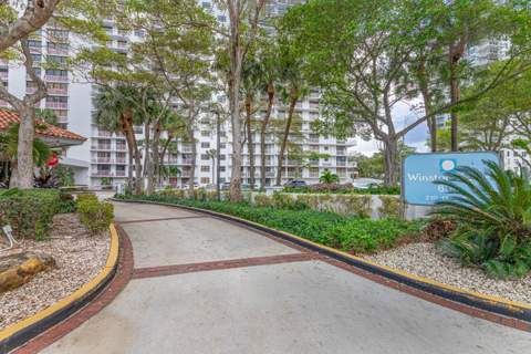 210 174th Street 1110, Sunny Isles Beach FL - photo 6 of 39