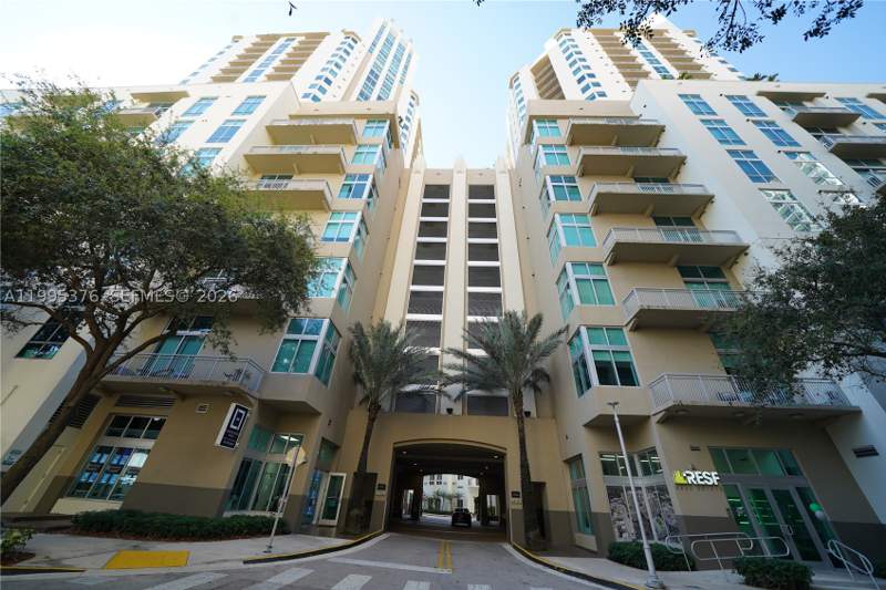 1 bedroom Condominium at 9066 SW 73rd Ct 1701, Metropolis Dadeland, Miami — photo 2