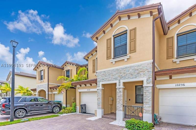 4 bedroom Townhouse at 10254 SW 228th Terrace, Enclave South Phase I, Miami — photo 2